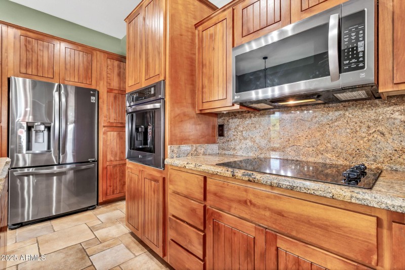 2699 E Claxton Rd-23