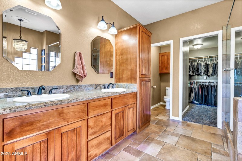 2699 E Claxton Rd-31