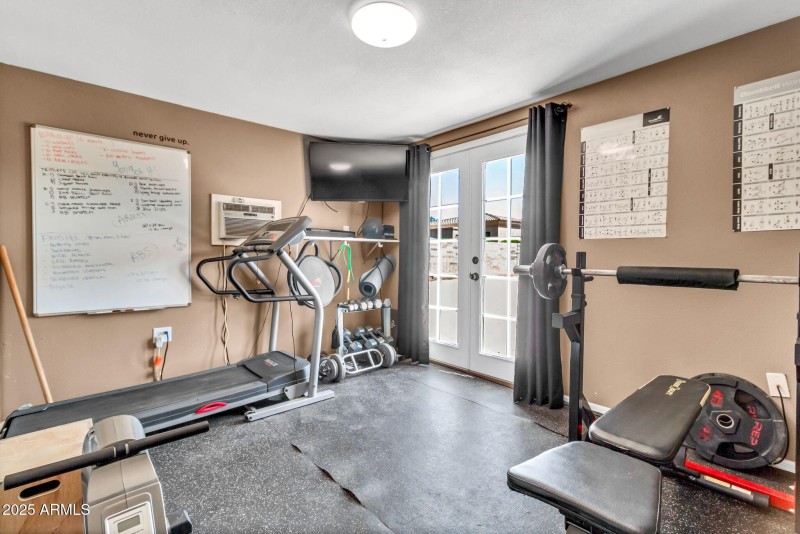 2699 E Claxton Rd-40