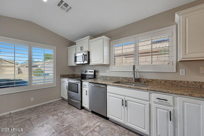 20230213214127806230000000-o