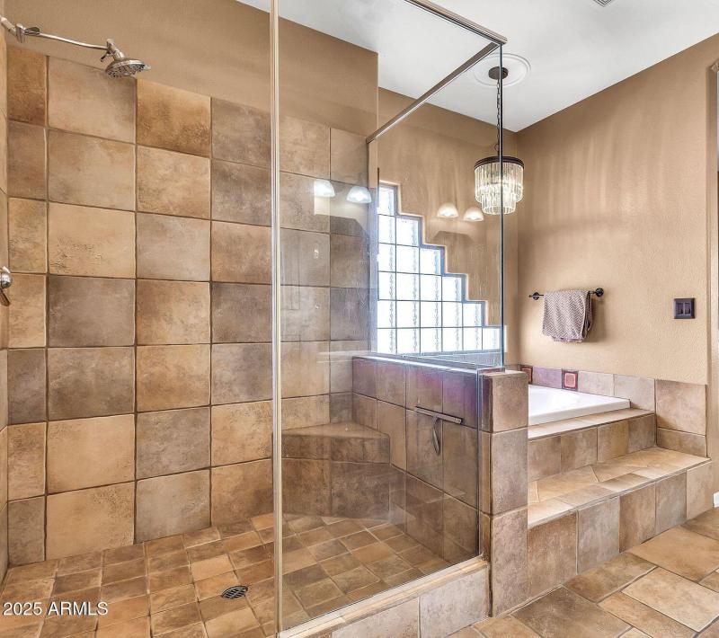 2699 E Claxton Rd-25