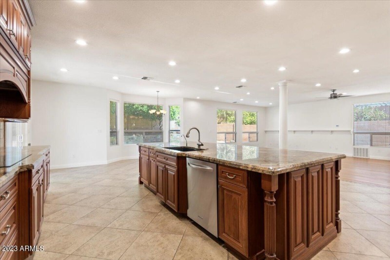 Kitchen Island_Family:Game Room