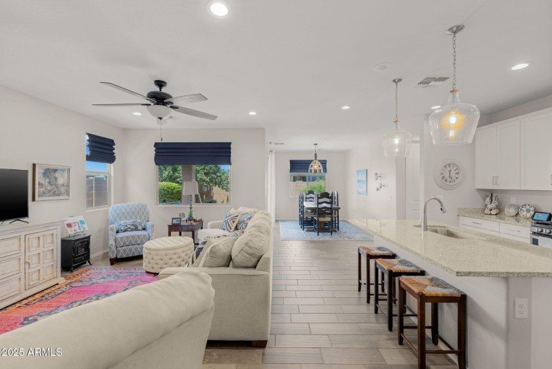 4-web-or-mls-20904 E Swan Dr, Queen Cree