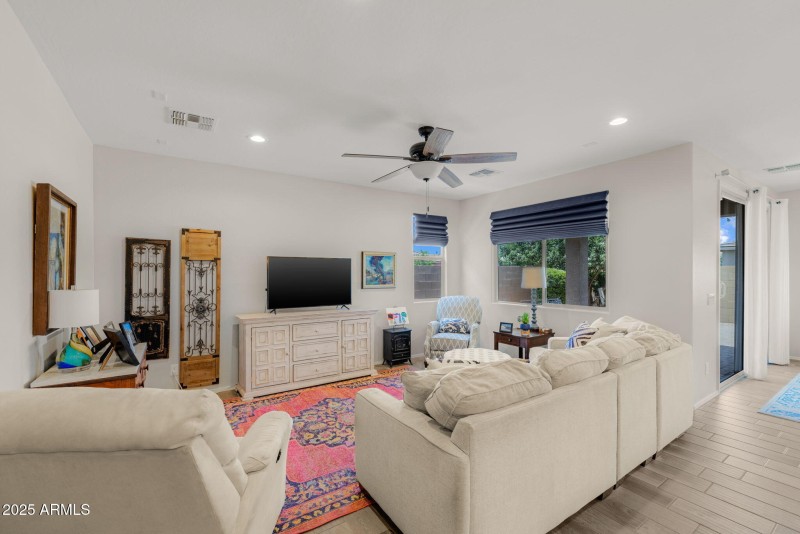 6-web-or-mls-20904 E Swan Dr, Queen Cree