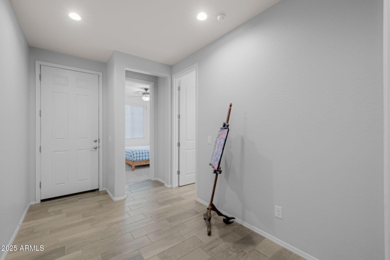 24-web-or-mls-20904 E Swan Dr, Queen Cre