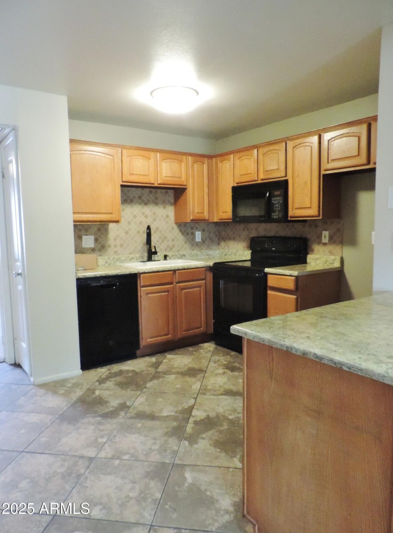 30 E Brown Rd 2113 030