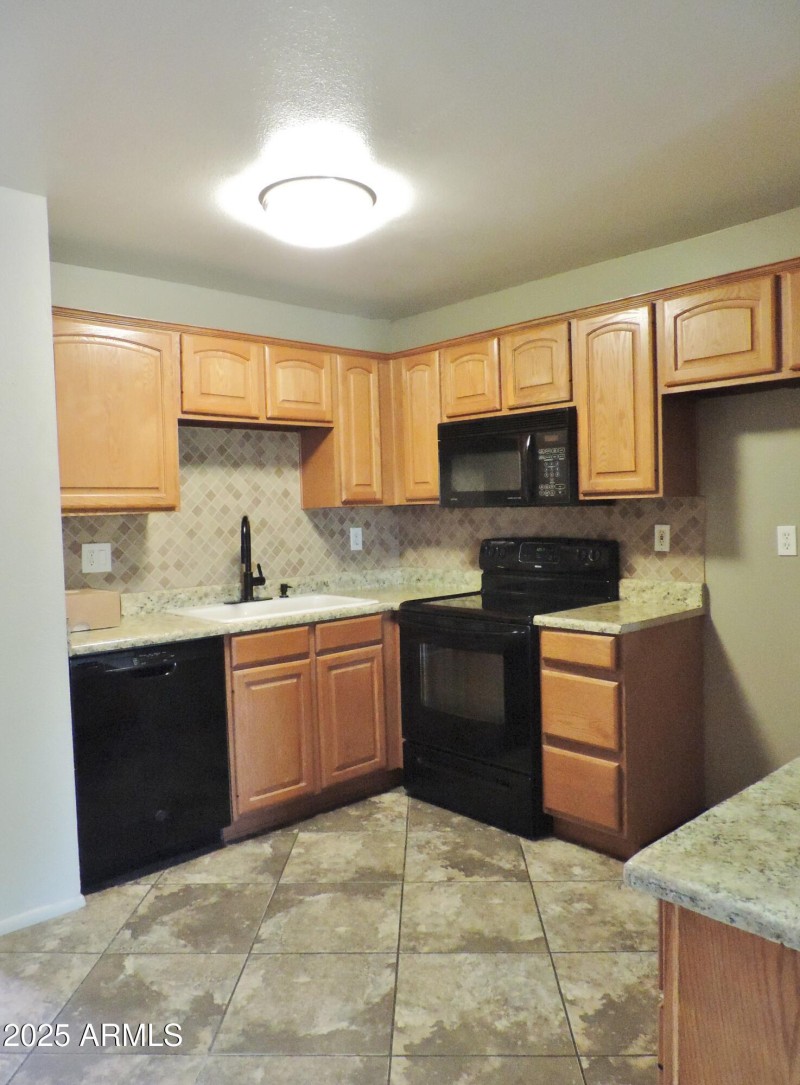 30 E Brown Rd 2113 032