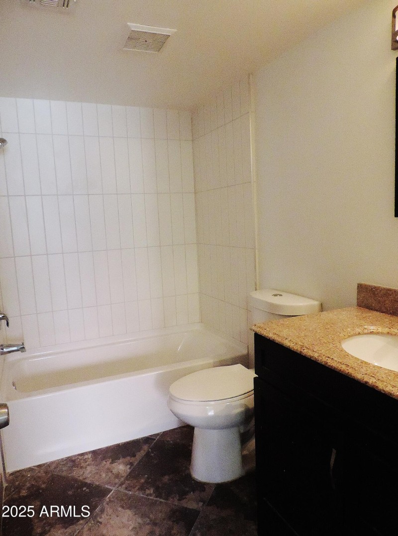 30 E Brown Rd 2113 033