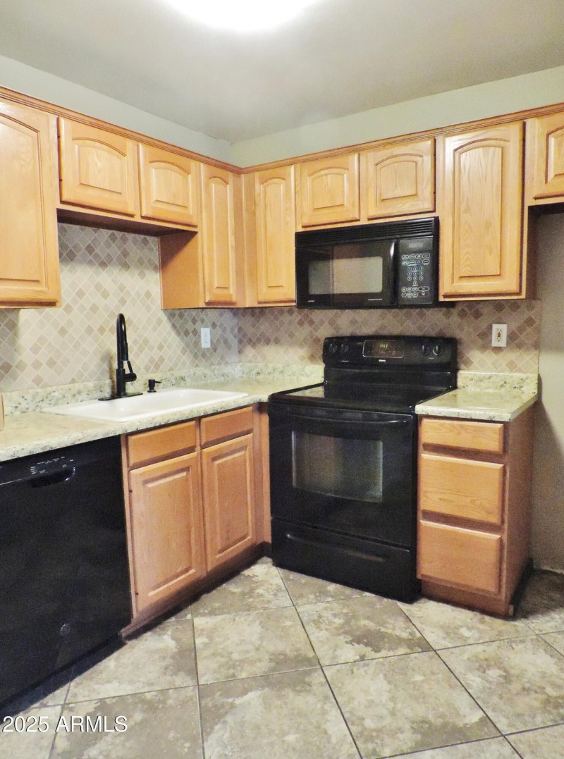 30 E Brown Rd 2113 036