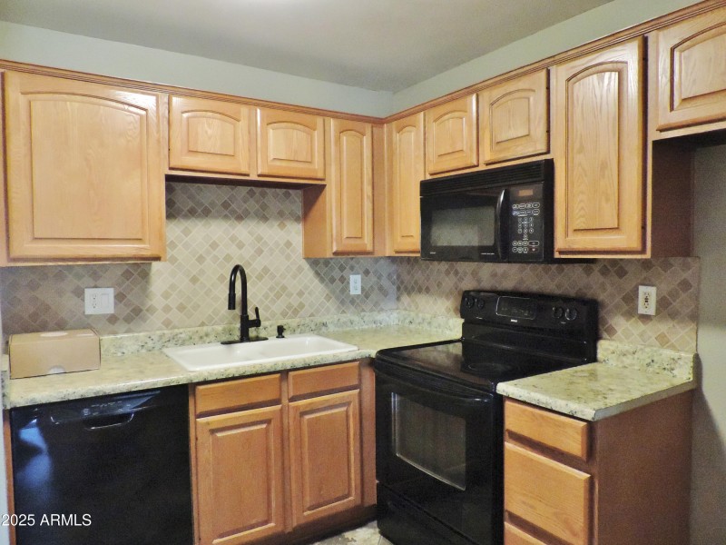 30 E Brown Rd 2113 037