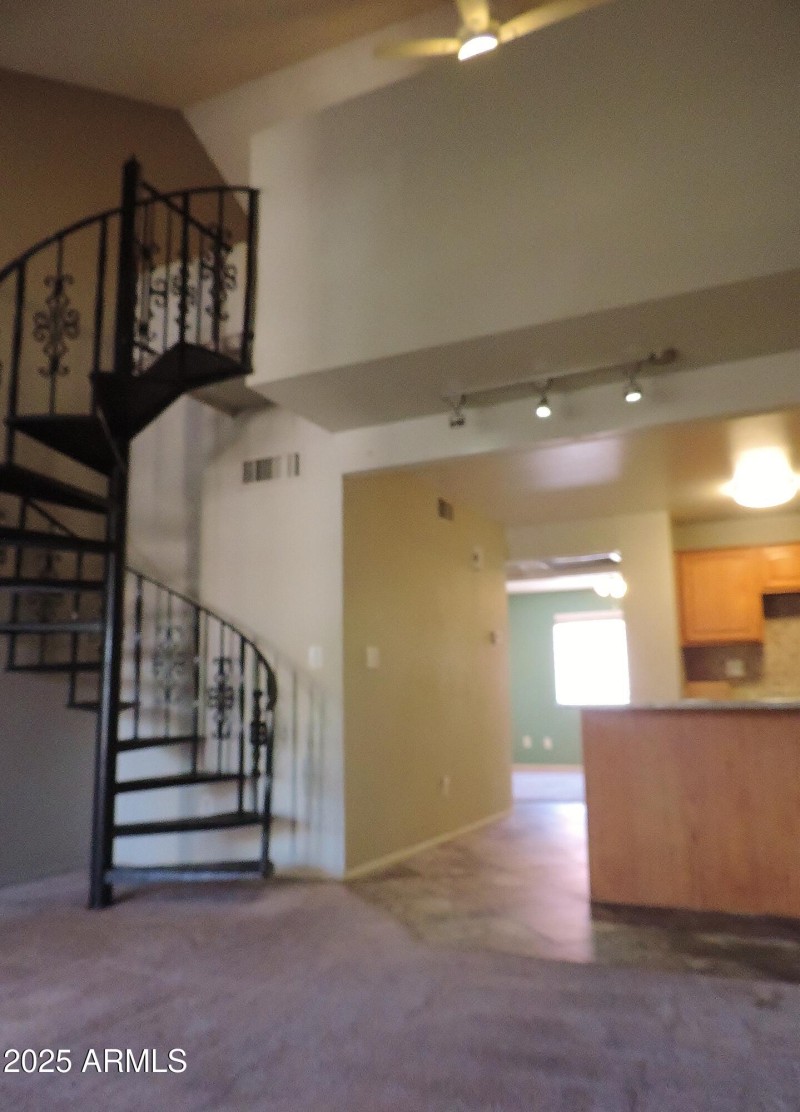 30 E Brown Rd 2113 048