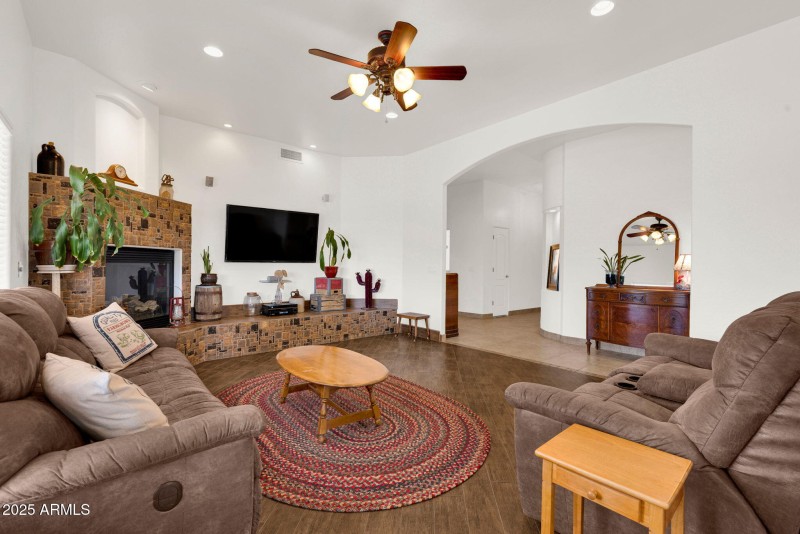 39-web-or-mls-24313 w. Grove St Buckeye,