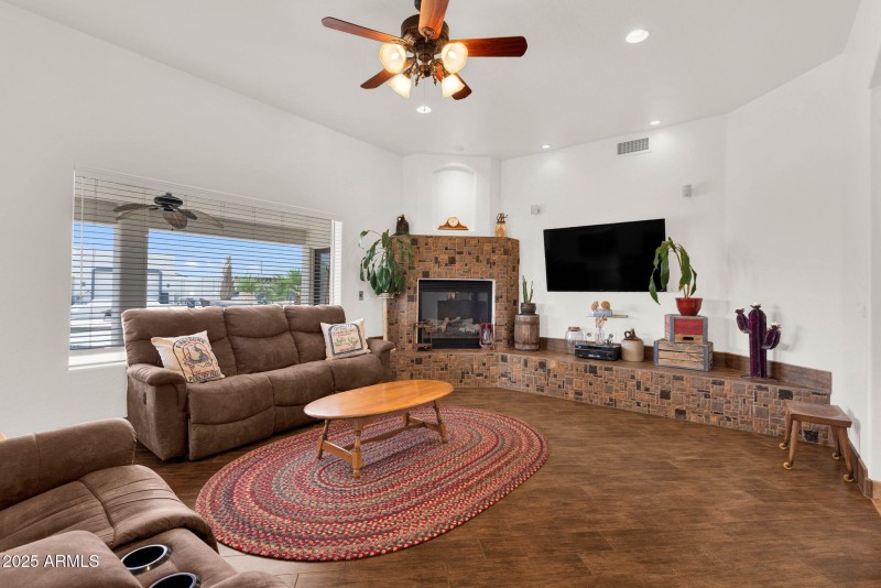 40-web-or-mls-24313 w. Grove St Buckeye,