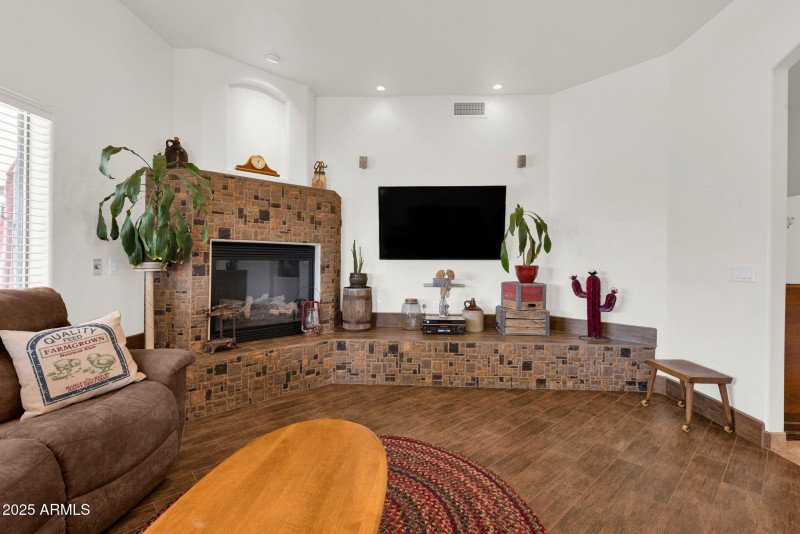 42-web-or-mls-24313 w. Grove St Buckeye,