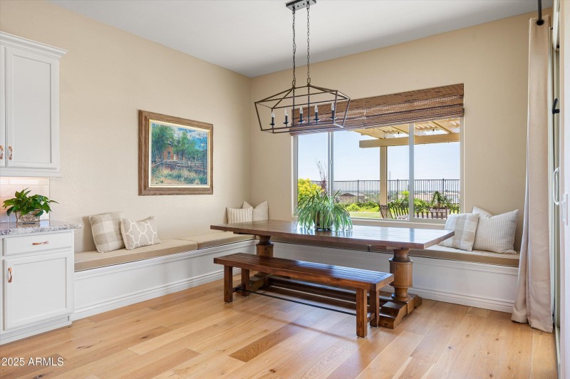 16-8651WArtemisaAve-16