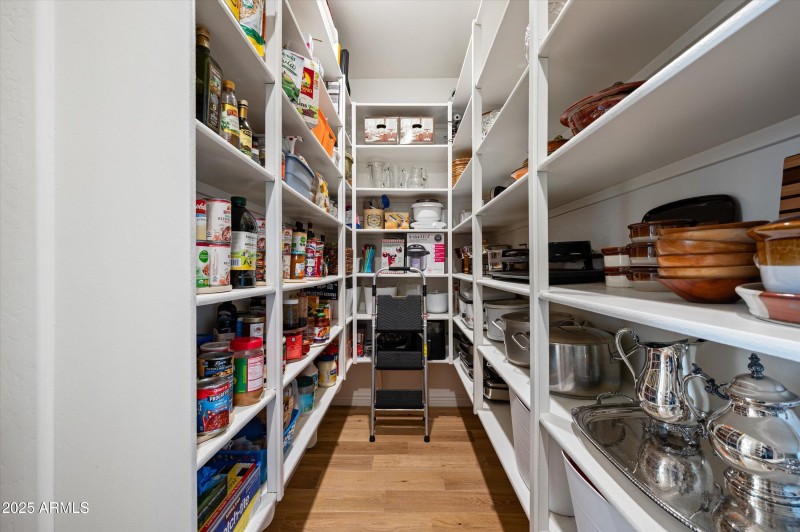 20-8651WArtemisaAve-20