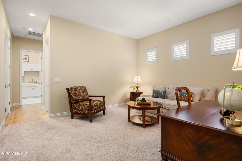 32-8651WArtemisaAve-32