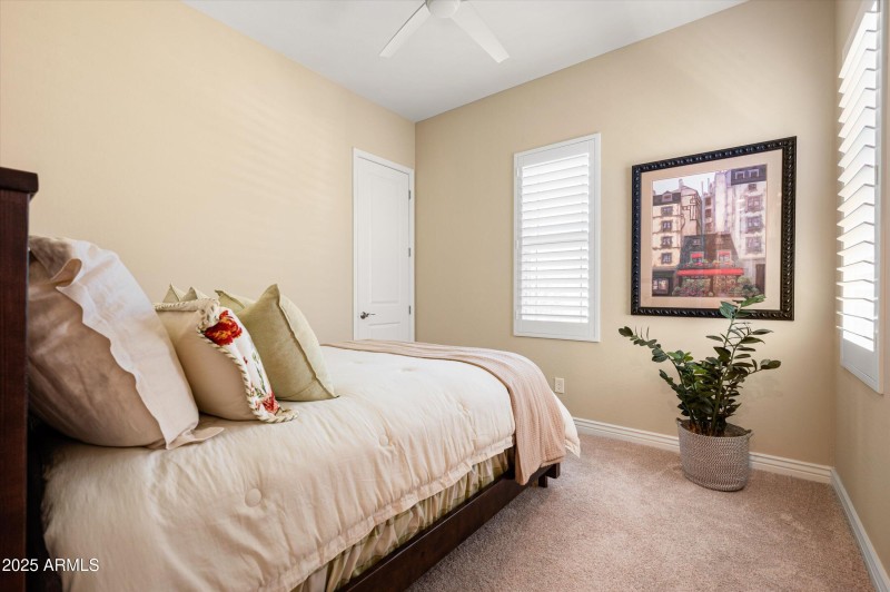 34-8651WArtemisaAve-34