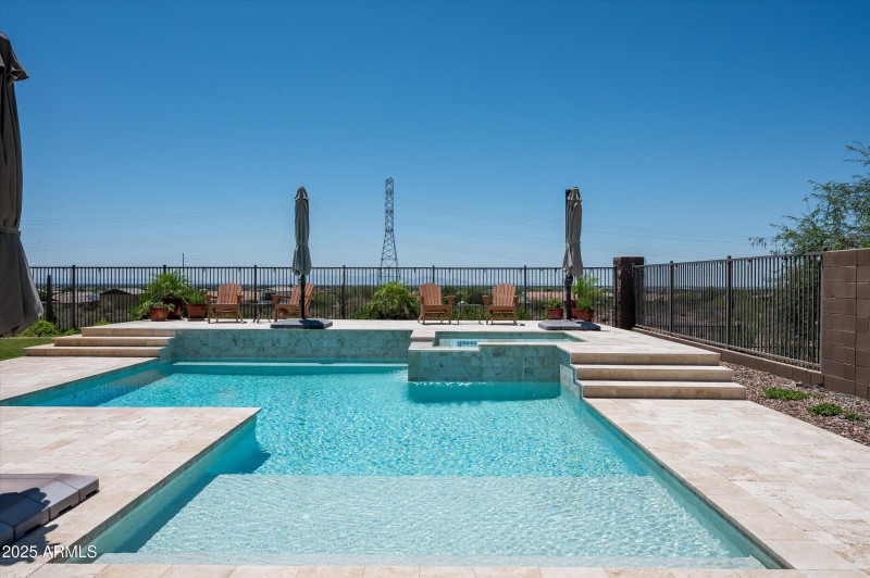 37-8651WArtemisaAve-37