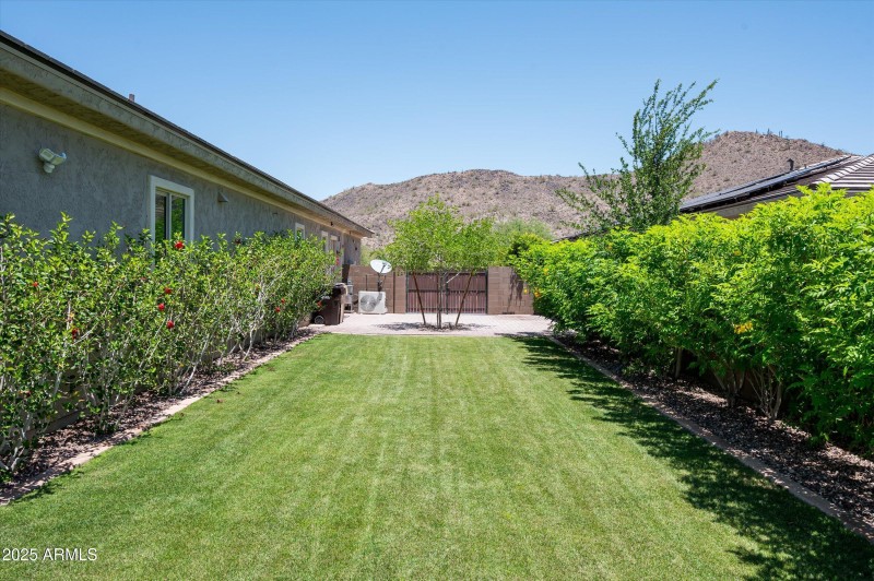 44-8651WArtemisaAve-44