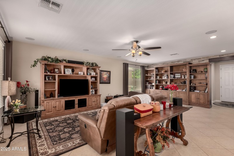 1643 N 144th LIVING 3