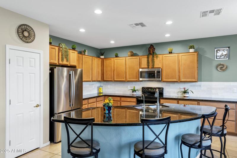 42711 W Darter Dr-10