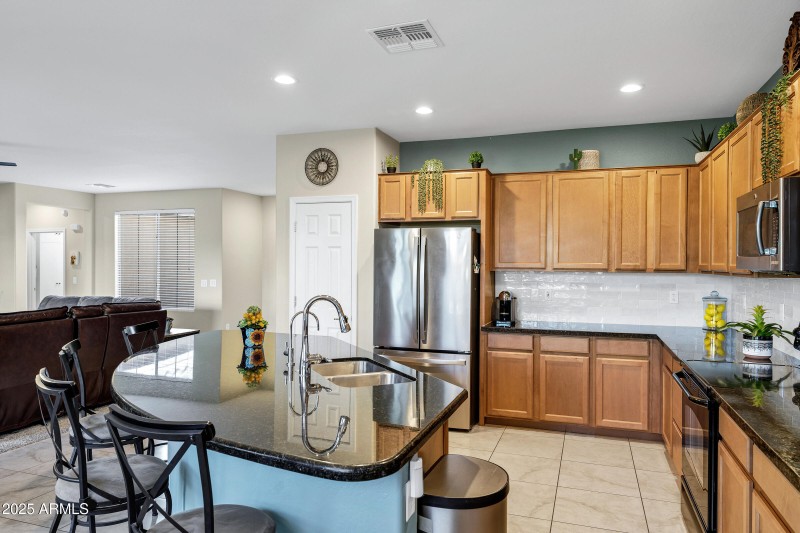 42711 W Darter Dr-11