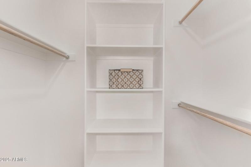 23 - Walk-in Closet
