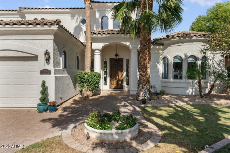 08-Front walkway and entry