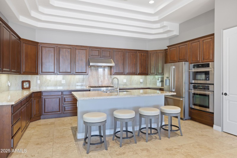 Kitchen w/ Oversized Island