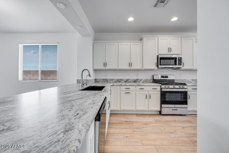 hj-az-phx-cantamia-duet-lily-lot-30135-k