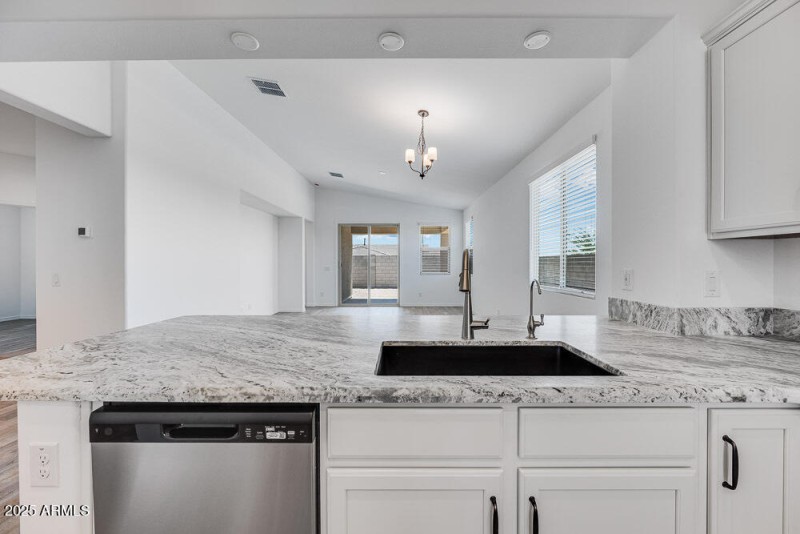 hj-az-phx-cantamia-duet-lily-lot-30135-k