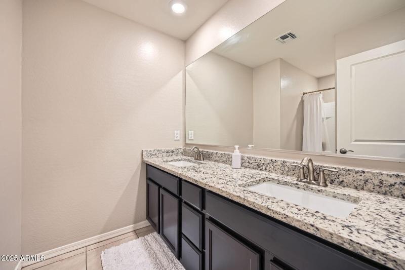 3916 s 79th lane - Web Quality - 016 - 2