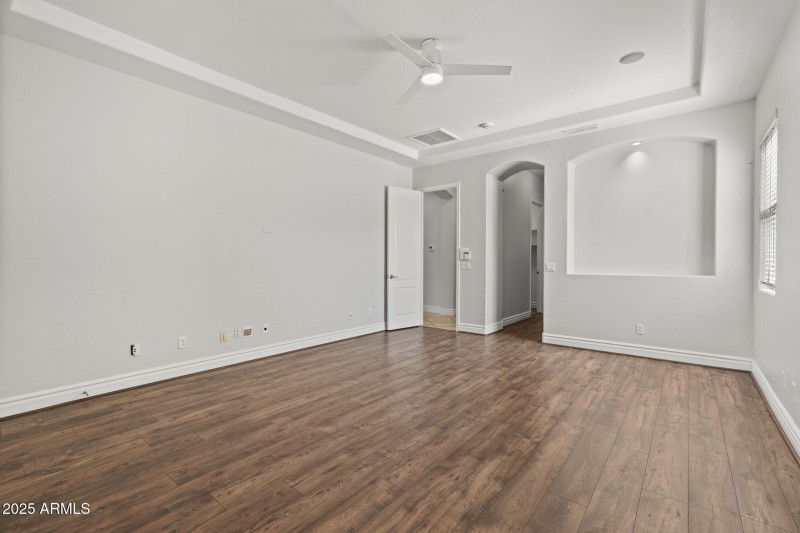 28-web-or-mls-3215-e-constance-wy