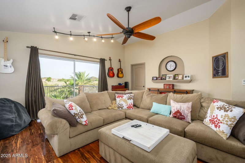 23-web-or-mls-Pontiac-3