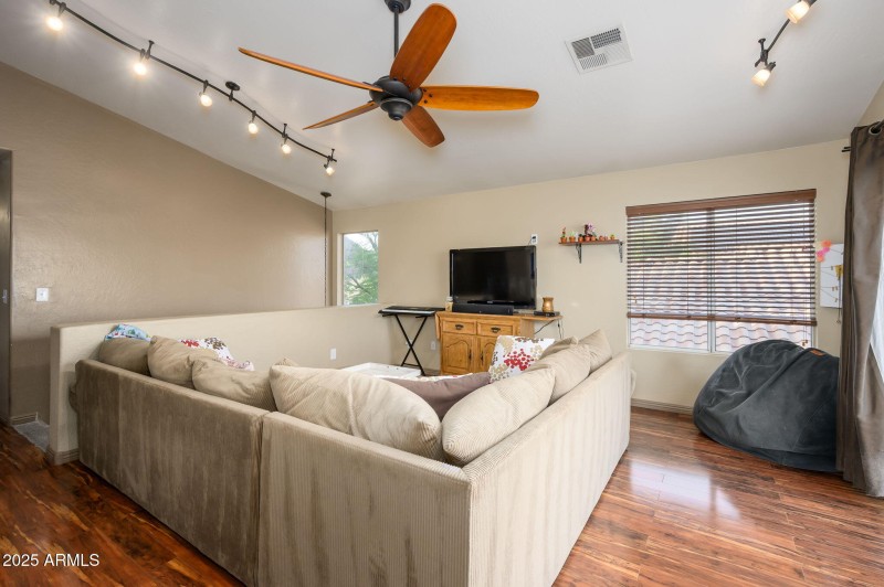 12-web-or-mls-Pontiac-2