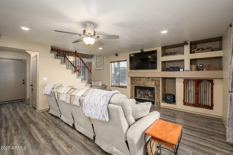 9-web-or-mls-Pontiac-17