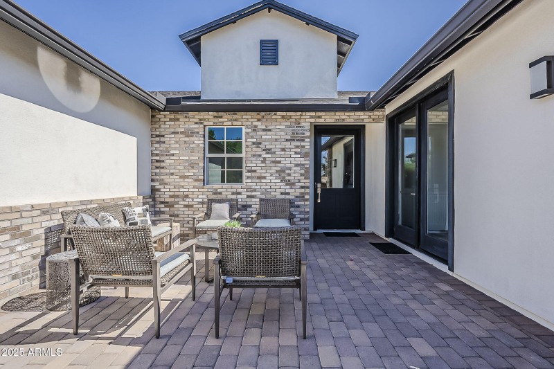 13-web-or-mls-Clarendon-5