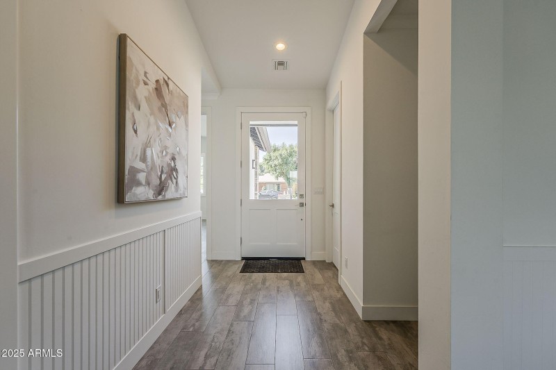 14-web-or-mls-Clarendon-6