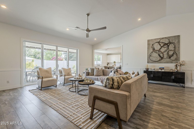 20-web-or-mls-Clarendon-12