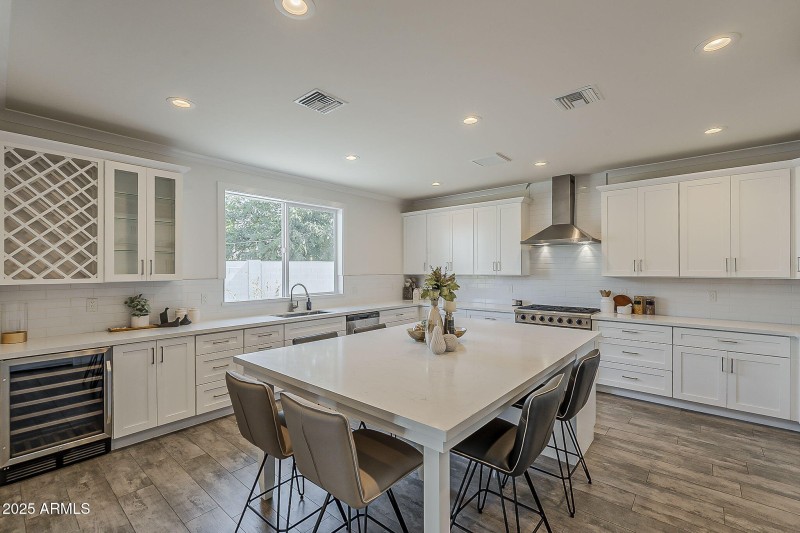 25-web-or-mls-Clarendon-17