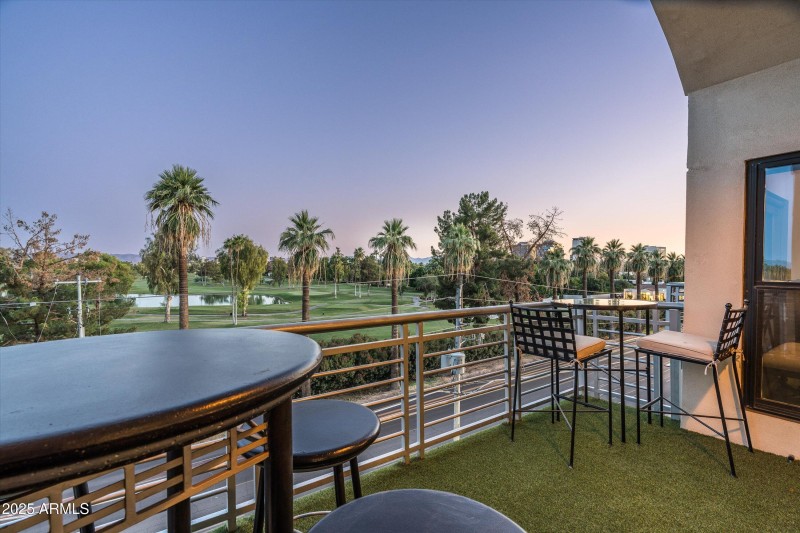 32-914 E Osborn Road, No 403 (32 of 70)