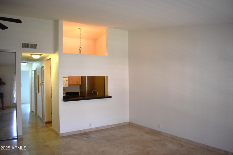 2029 MOON MTN LIVING ROOM