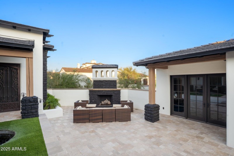 14-web-or-mls-_TMR9573