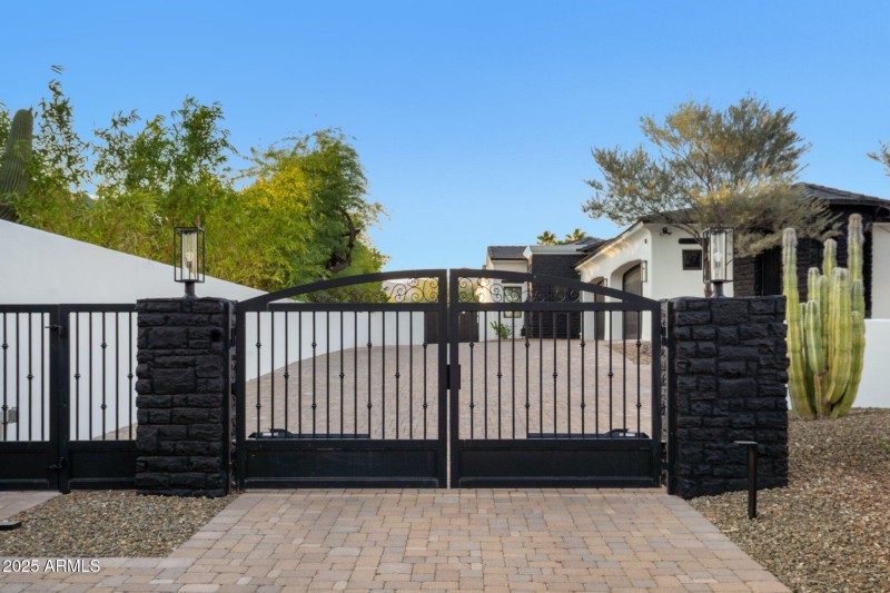 3-web-or-mls-_TMR9459