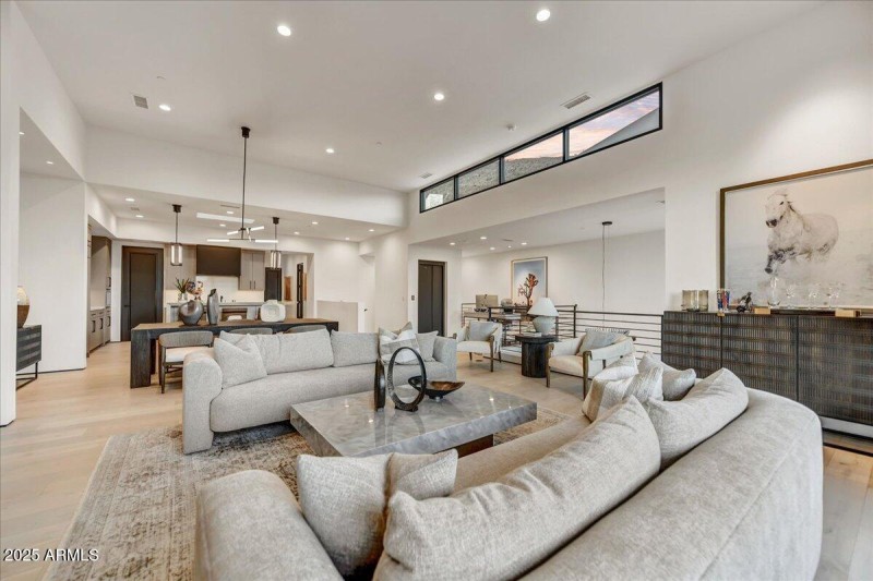 25-Living Sitting - Copy