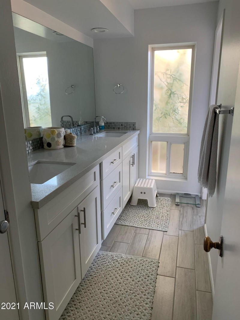 5579CCAB-EEF3-4B55-A6A3-1109194FAE6A