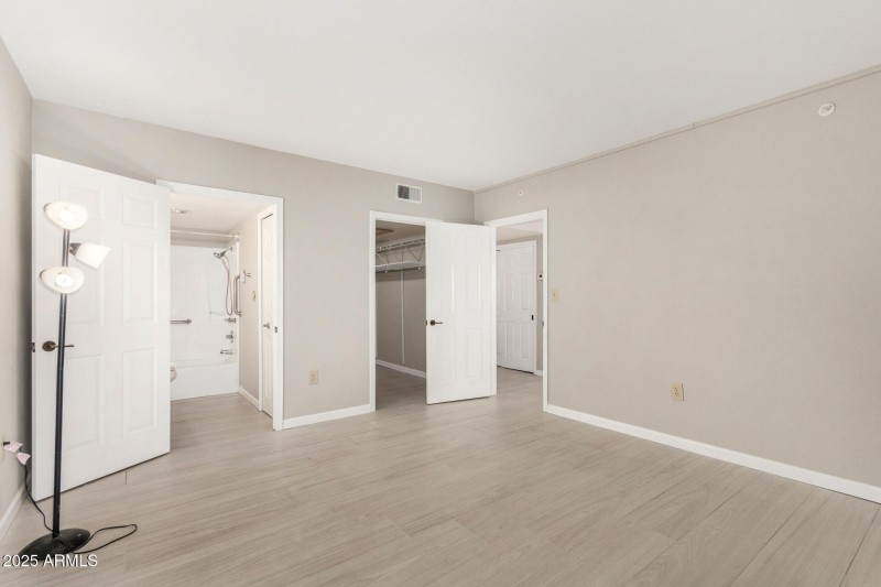 B112_Primary_Bedroom2