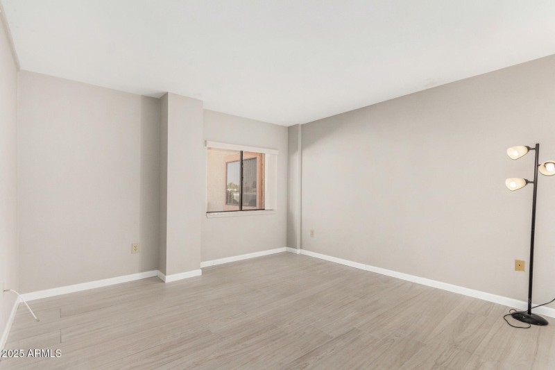 B112_Primary_Bedroom4