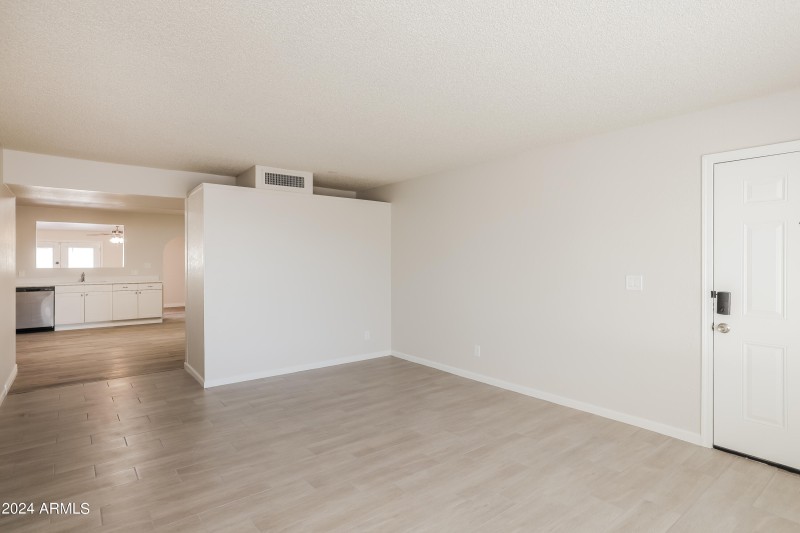 017-photo-living-room-13286373